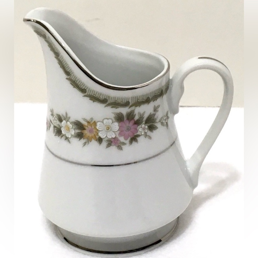 Savannah Pattern by Everbrite Creamer Japan Green Scrolls & Flowers *MARK INSIDE